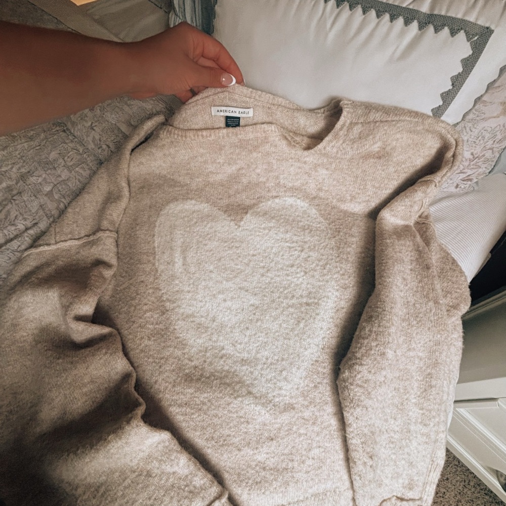 American Eagle Outfitters Women's Cream Heart Sweater